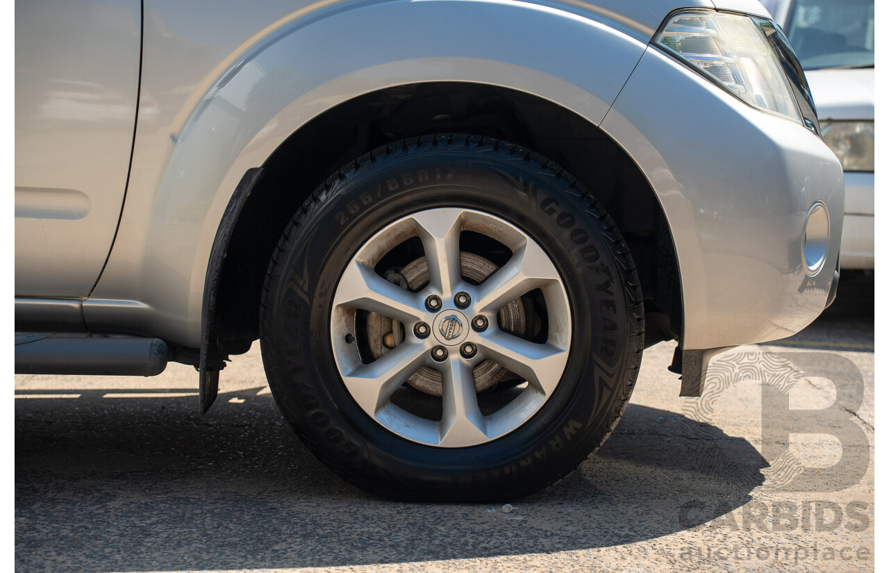 01/2013 Nissan Navara ST (4x2) D40 MY12 Dual Cab P/Up Silver Lightning Metallic Turbo Diesel 2.5L