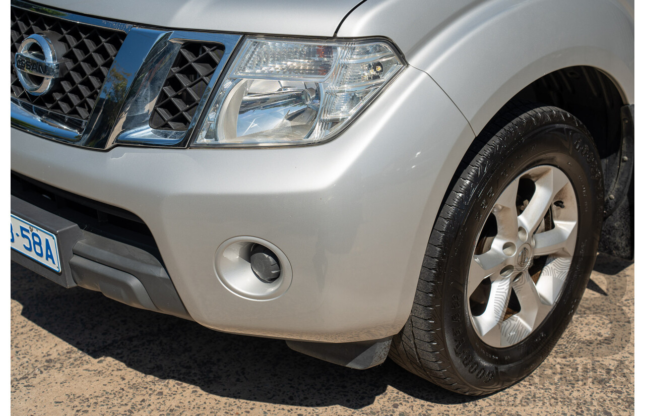 01/2013 Nissan Navara ST (4x2) D40 MY12 Dual Cab P/Up Silver Lightning Metallic Turbo Diesel 2.5L