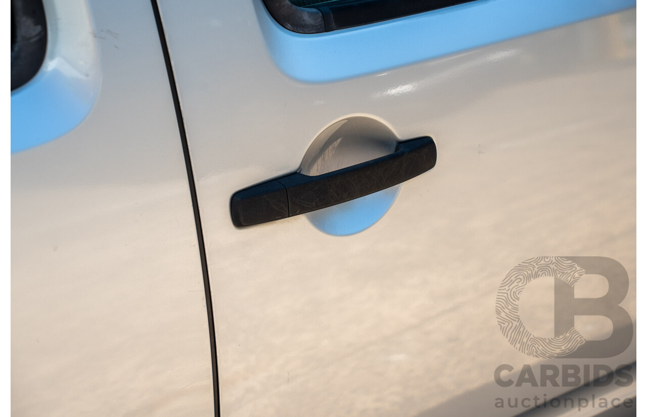 01/2013 Nissan Navara ST (4x2) D40 MY12 Dual Cab P/Up Silver Lightning Metallic Turbo Diesel 2.5L