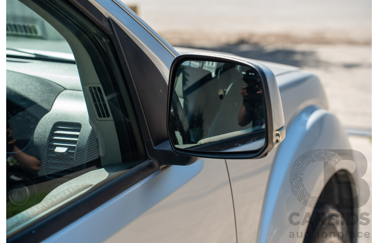 01/2013 Nissan Navara ST (4x2) D40 MY12 Dual Cab P/Up Silver Lightning Metallic Turbo Diesel 2.5L