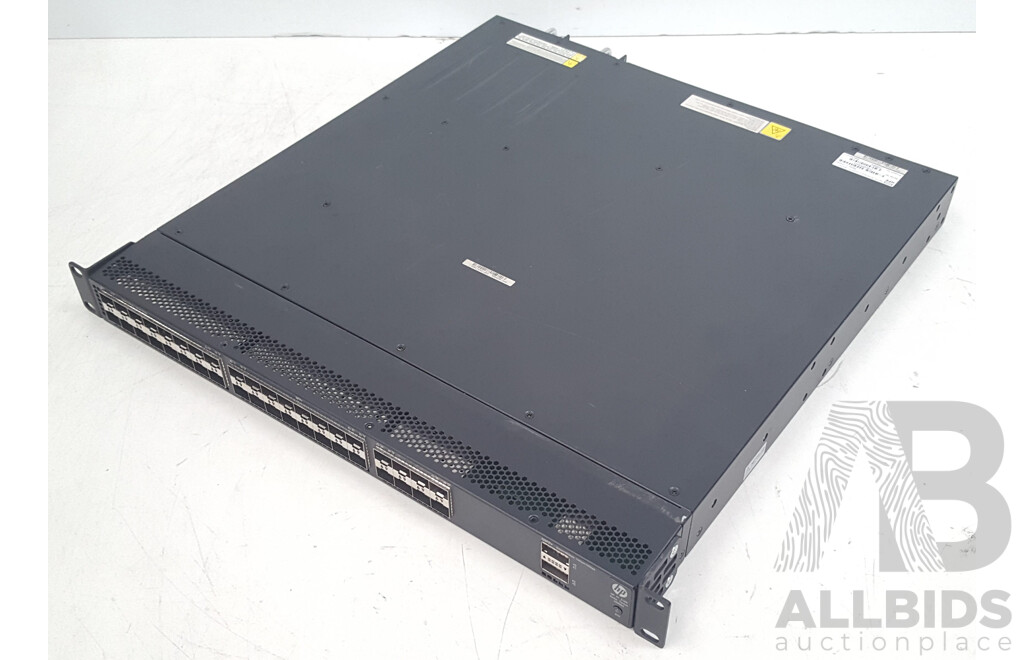 HP (JG896A) FlexFabric 5700-40XG-2QSFP+ Switch