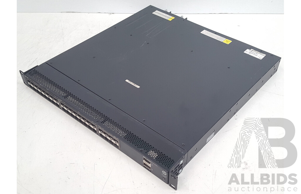 HP (JG896A) FlexFabric 5700-40XG-2QSFP+ Switch