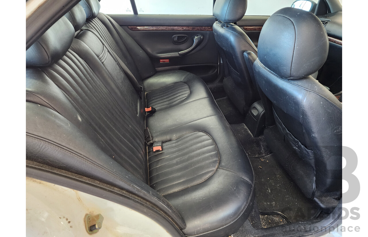 12/2002 Peugeot 406 SV D9 (II) 4d Sedan White 2.9L