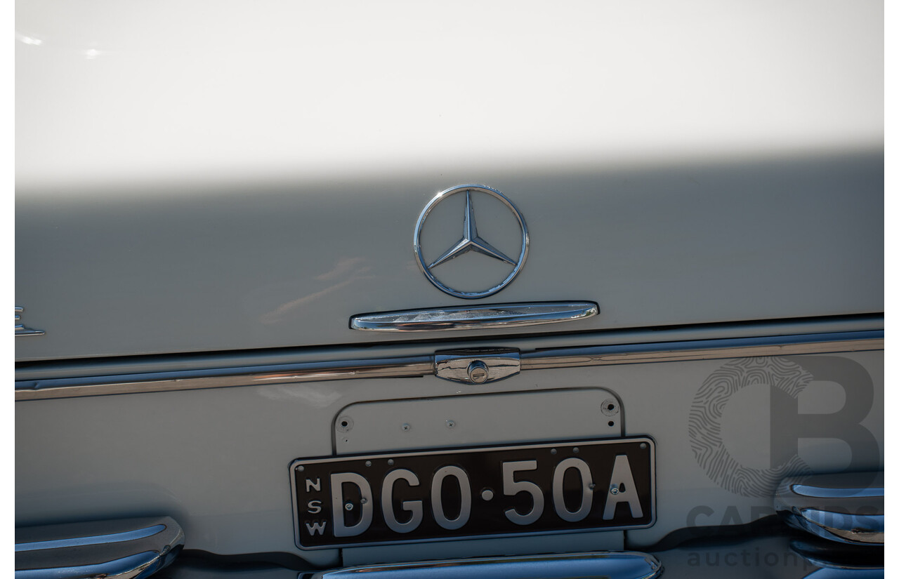 10/1972 Mercedes Benz 280 SE 3.5 W108 4d Sedan Papyrus White V8 3.5L