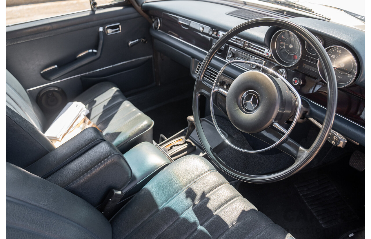 10/1972 Mercedes Benz 280 SE 3.5 W108 4d Sedan Papyrus White V8 3.5L