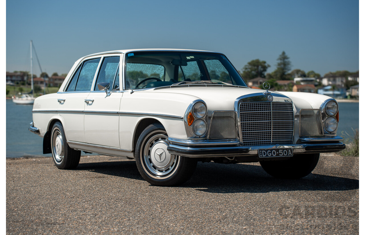 10/1972 Mercedes Benz 280 SE 3.5 W108 4d Sedan Papyrus White V8 3.5L