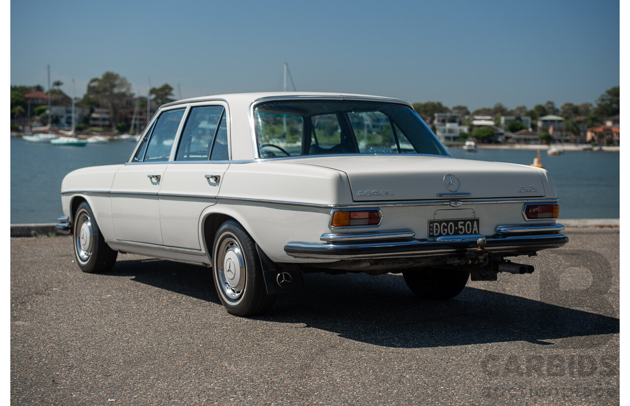 10/1972 Mercedes Benz 280 SE 3.5 W108 4d Sedan Papyrus White V8 3.5L