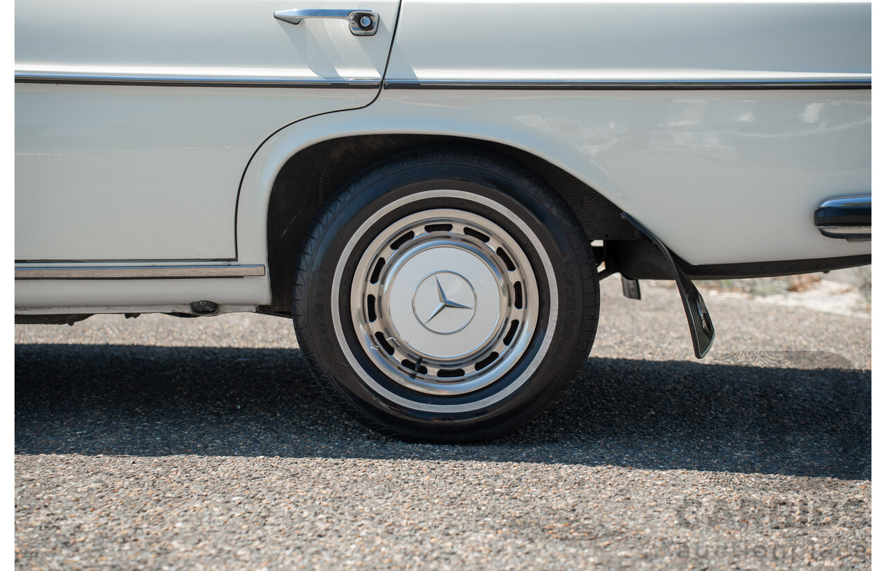 10/1972 Mercedes Benz 280 SE 3.5 W108 4d Sedan Papyrus White V8 3.5L