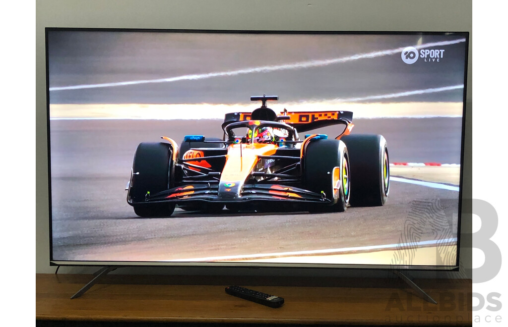 Hisense 55 Inch UHD 4K Smart Television(Series 8) with Oak Entertainment Unit