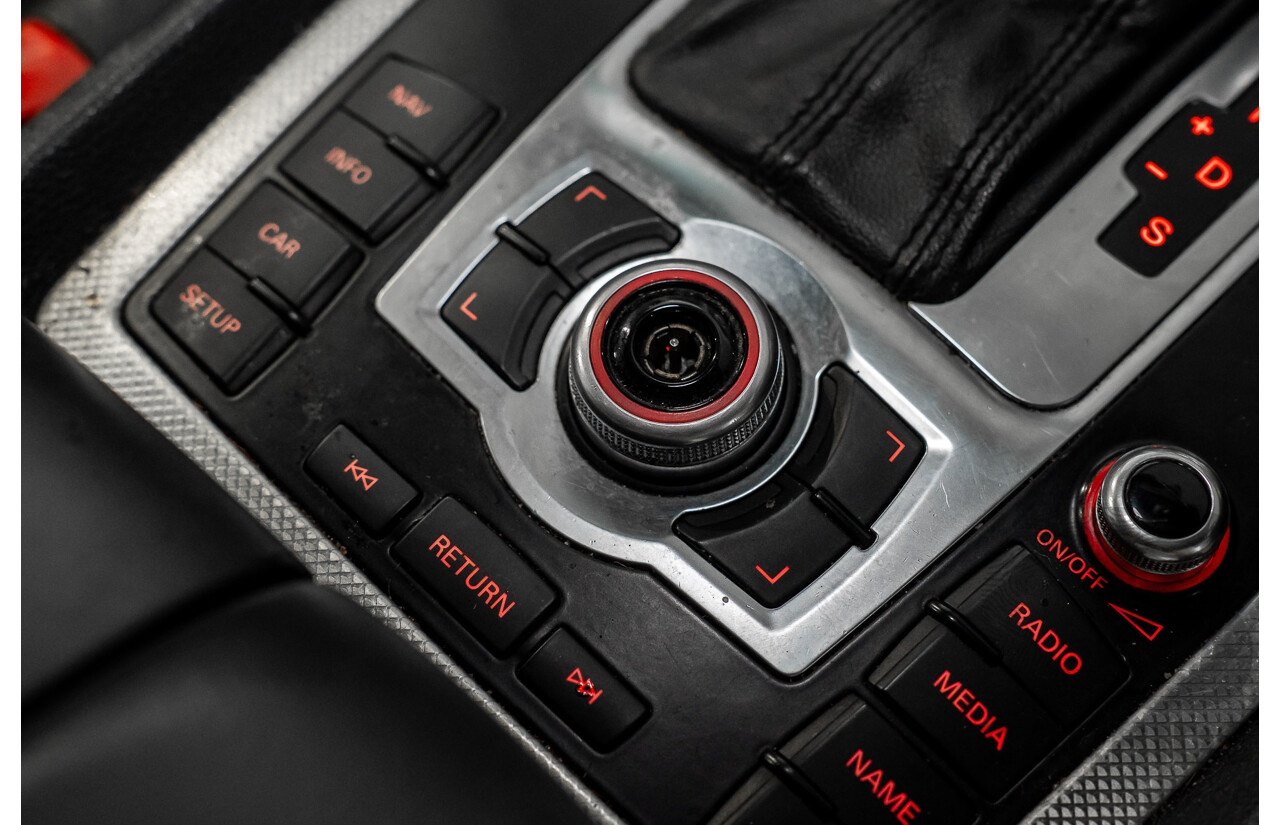 12/2010 Audi Q7 3.0 TDI Quattro (AWD) MY11 4d Ice Silver Metallic Turbo Diesel 3.0L - 7 Seater