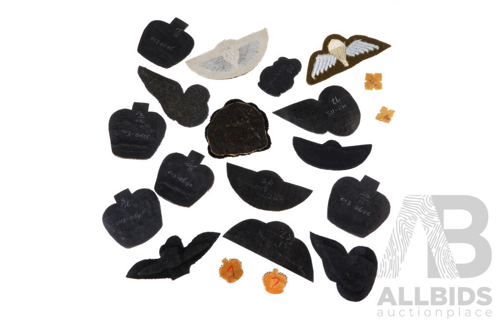 Good Collection Australian Military Gold Braided Rank & Qualification Badges