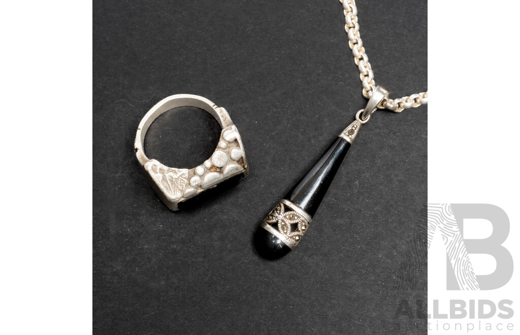 Sterling Silver Onyx Pendant & Necklace & Unusal Sterling Silver Ring with Onxy Cabochon, 35.30 Grams