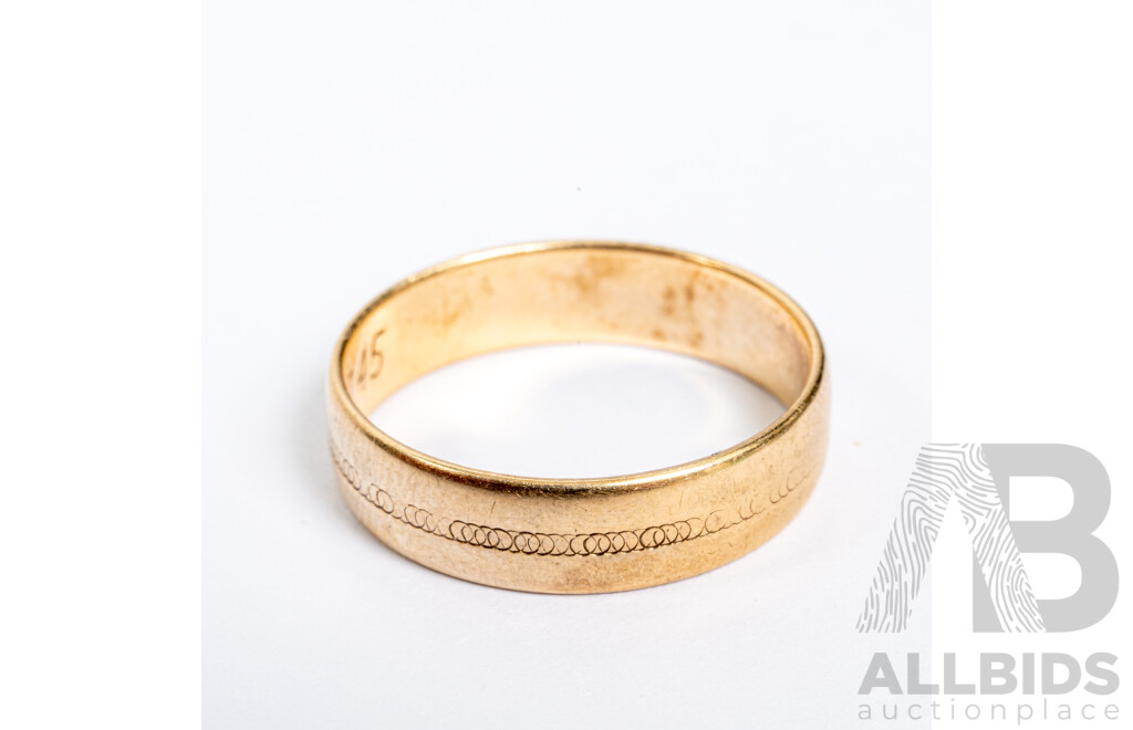 9ct Flat Curve Profile Wedding Ring, Size O, 2.73 Grams