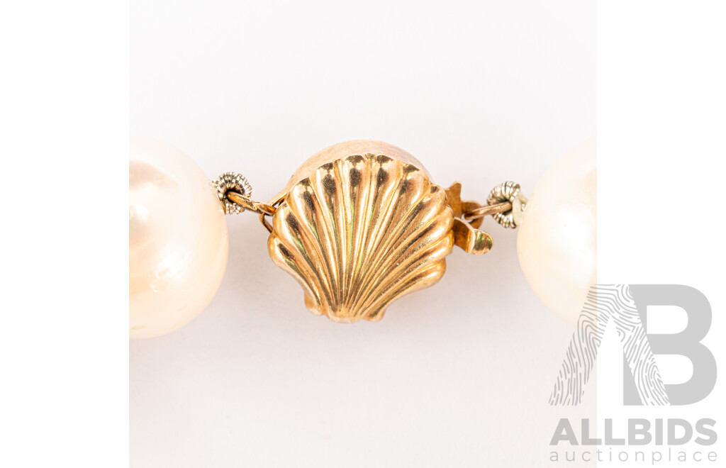 14ct Freshwater Baroque Cultured Pearl Bracelet, 11.5mm - 12.5mm, 18.5cm, 31.76 Grams Total Weight