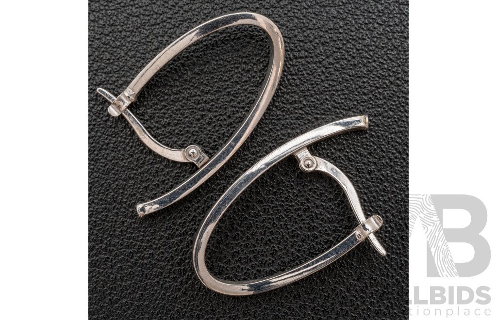 9ct White Gold Wavy Hoop Earrings, 20mm, 0.93 Grams