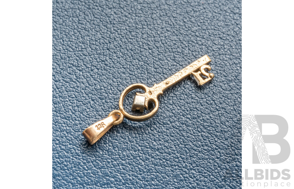 9ct Diamond Set 21st Key Pendant, 25mm Long, TDW 0.01ct, 0.59 Grams