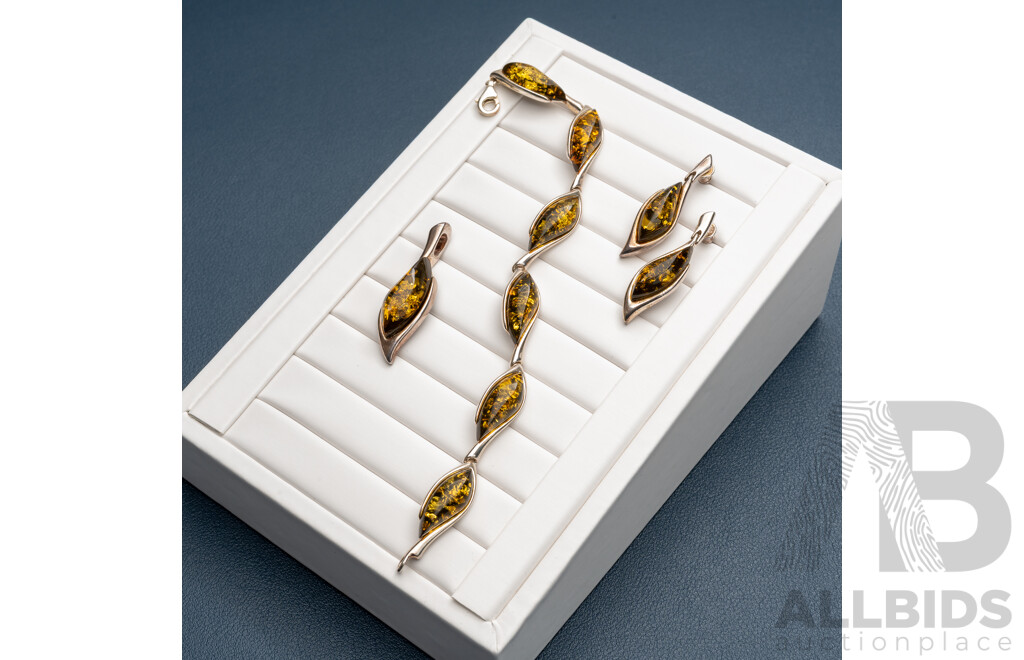 Vintage Sterling Silver Green Baltic Amber Bracelet, Pendant & Earrings Set, 26.64 Grams