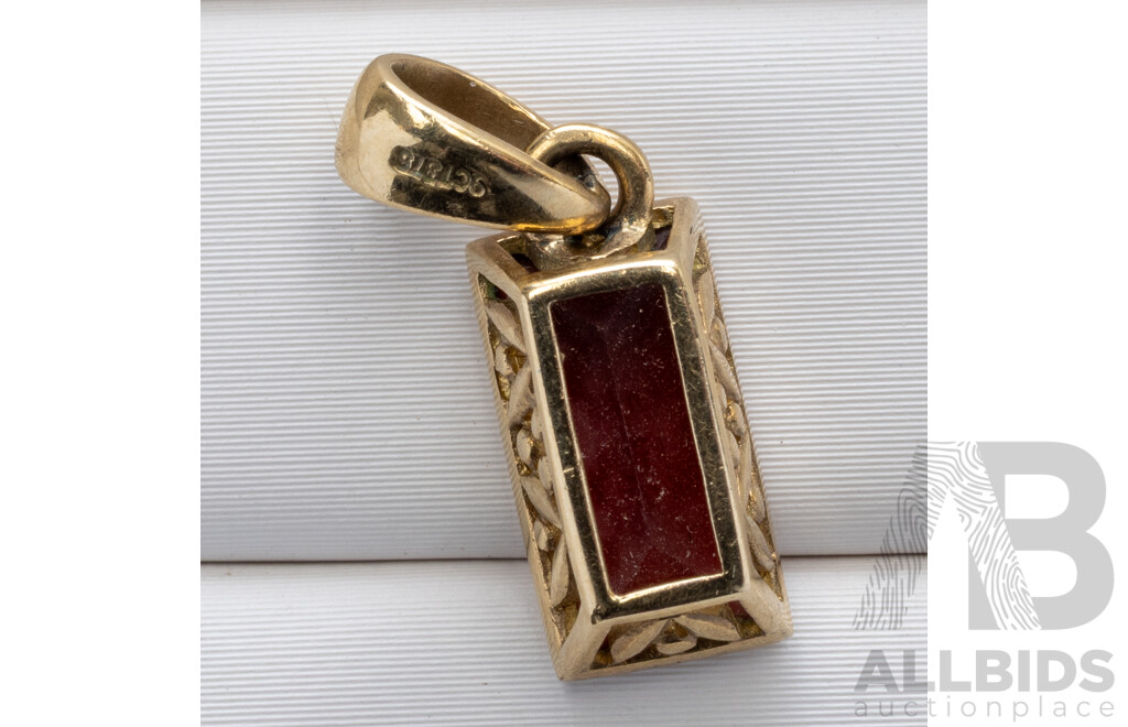 9ct Garnet Pendant, 17mm Long, 1.21 Grams