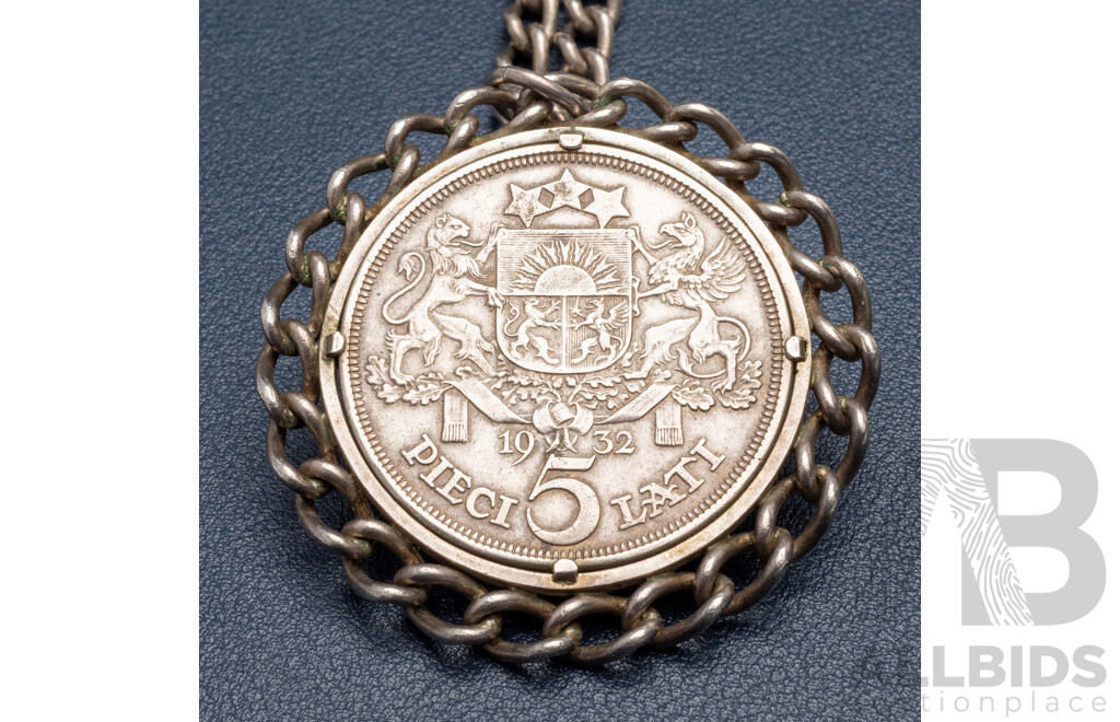 Sterling Silver 1932 Latvia 5 Lati Silver Coin Pendant on 75cm Sterling Chain, 91.06 Grams