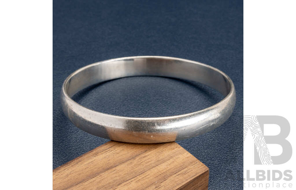 Sterling Silver Solid Curve Profile Golf Bangle, 65mm, 41.67 Grams