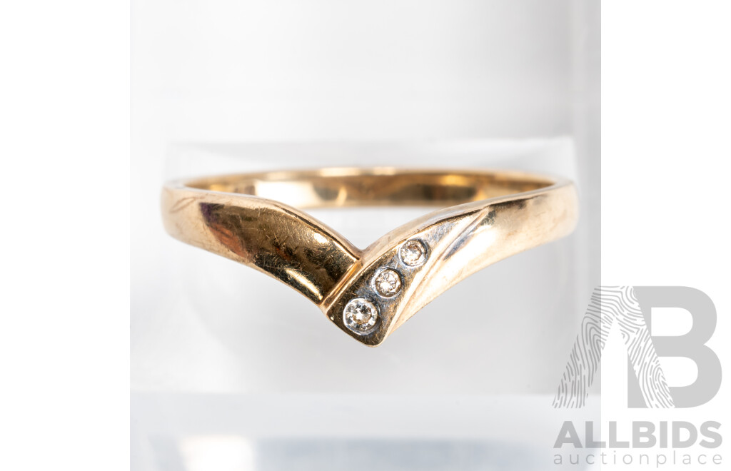 9ct Diamond Set V Shaped Ring, TDW 0.035ct, Size Q, 2.04 Grams
