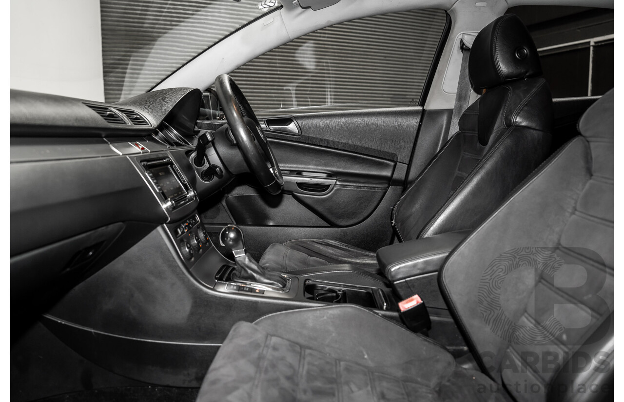 10/2009 Volkswagen Passat R36 (AWD) 3C MY09 UPGRADE 4d Sedan Deep Black Turbo 3.6L