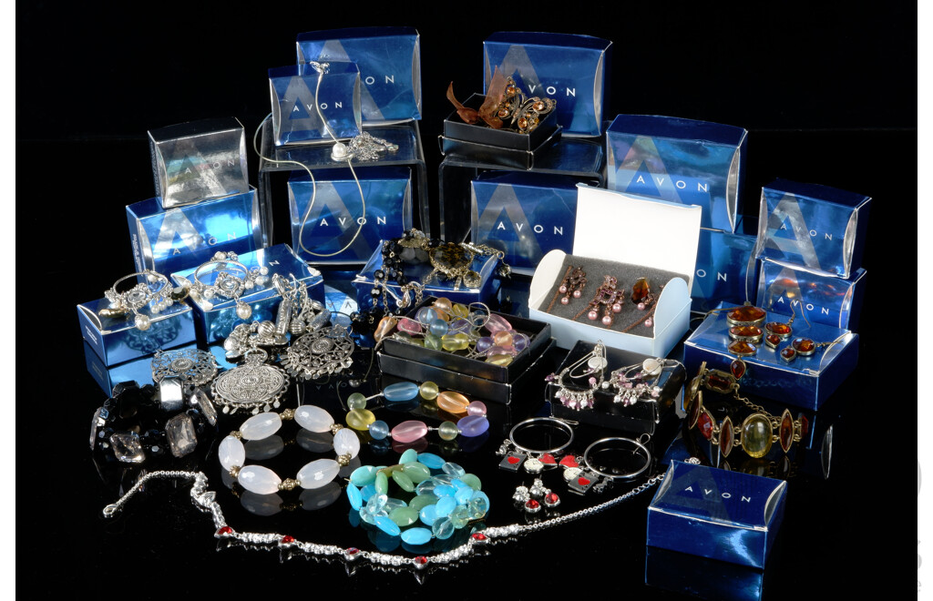 Avon Assorted Jewellery Collection (20) Boxed Pieces