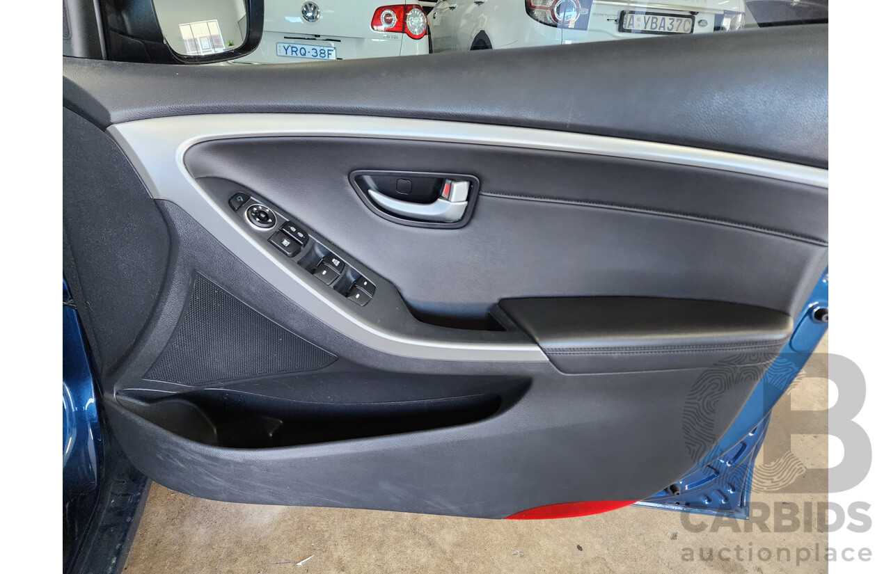 3/2014 Hyundai i30 Trophy GD MY14 5d Hatchback Blue 1.8L