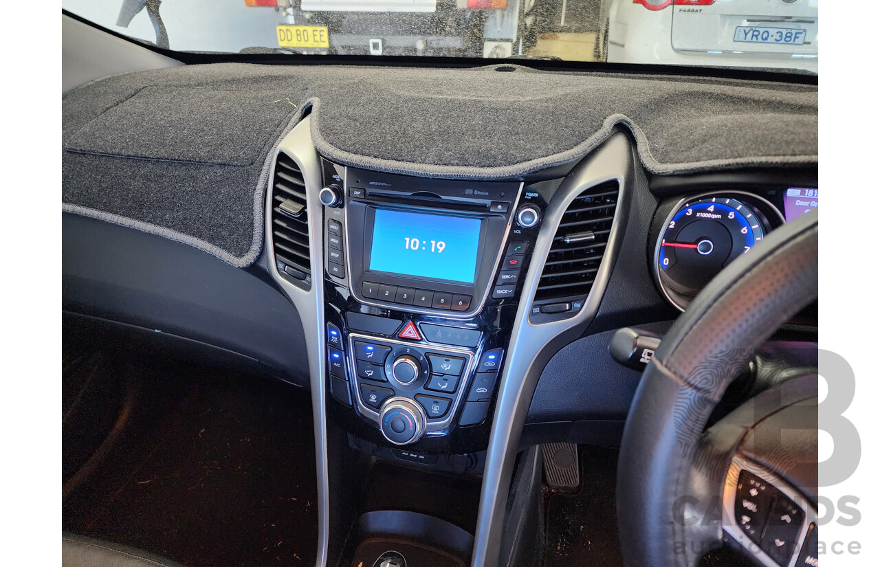 3/2014 Hyundai i30 Trophy GD MY14 5d Hatchback Blue 1.8L