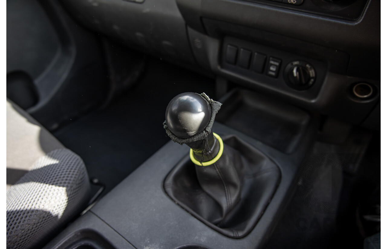 3/2008 Nissan Navara ST-X (4x4) D40 Dual Cab P/Up Arctic White Turbo Diesel 2.5L