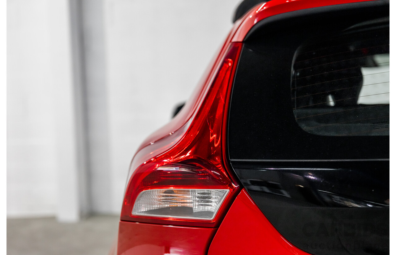 10/2013 Volvo V40 T5 R-Design M MY14 5d Hatchback Passion Red Turbo 2.5L