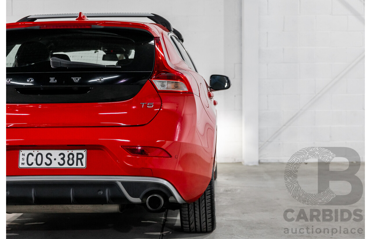 10/2013 Volvo V40 T5 R-Design M MY14 5d Hatchback Passion Red Turbo 2.5L