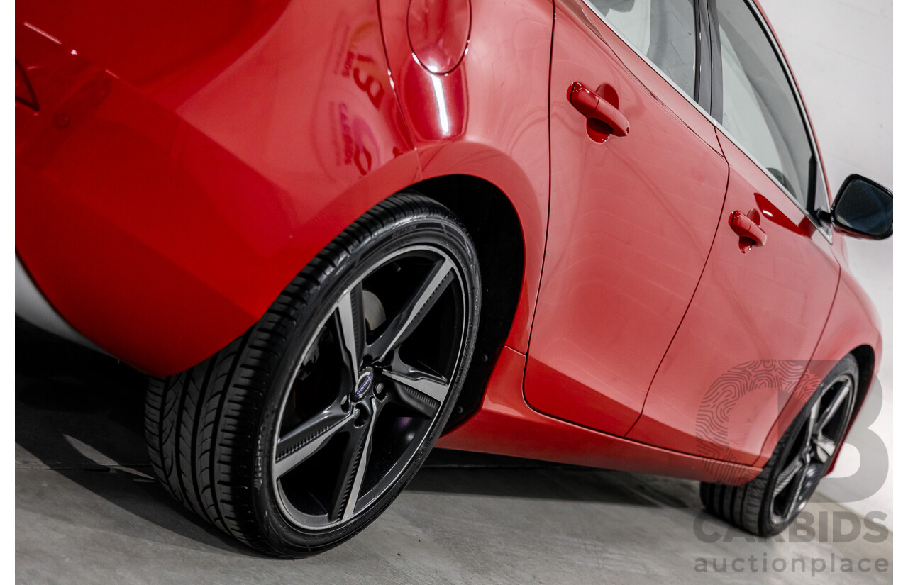 10/2013 Volvo V40 T5 R-Design M MY14 5d Hatchback Passion Red Turbo 2.5L