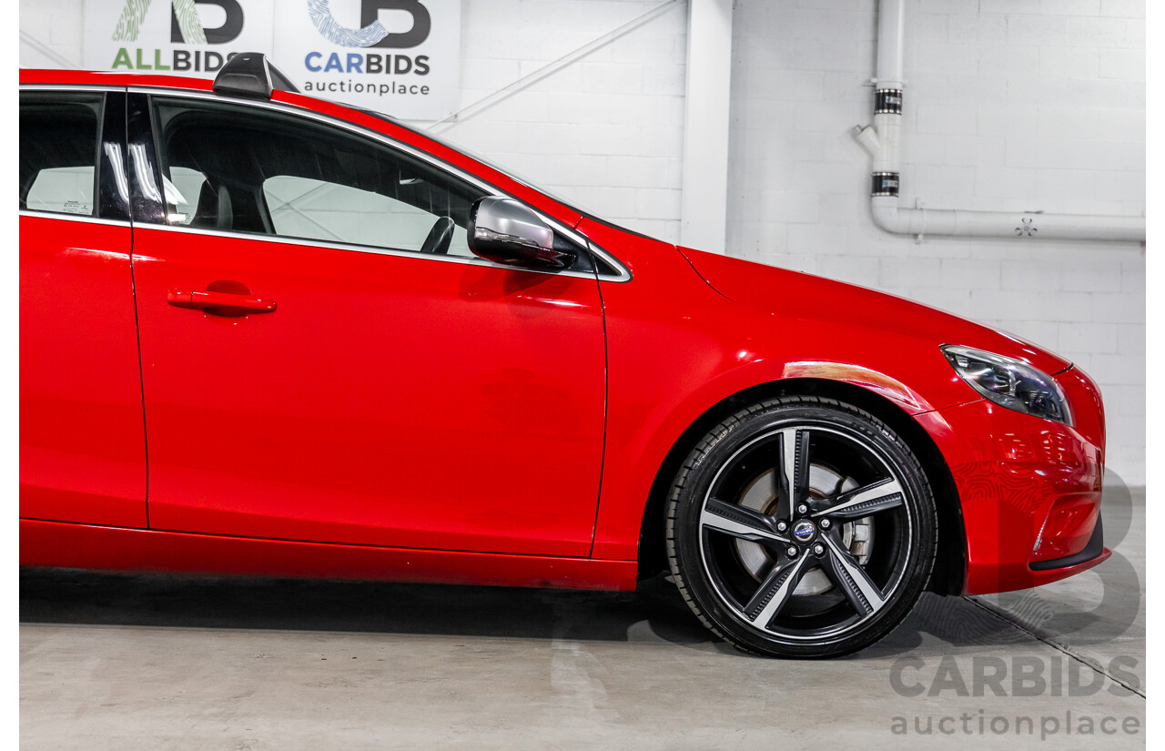 10/2013 Volvo V40 T5 R-Design M MY14 5d Hatchback Passion Red Turbo 2.5L