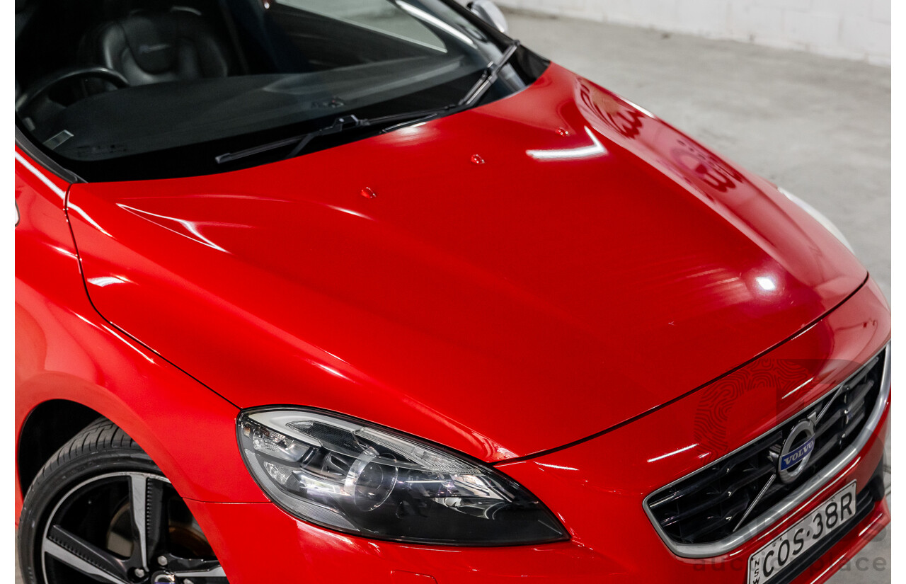 10/2013 Volvo V40 T5 R-Design M MY14 5d Hatchback Passion Red Turbo 2.5L