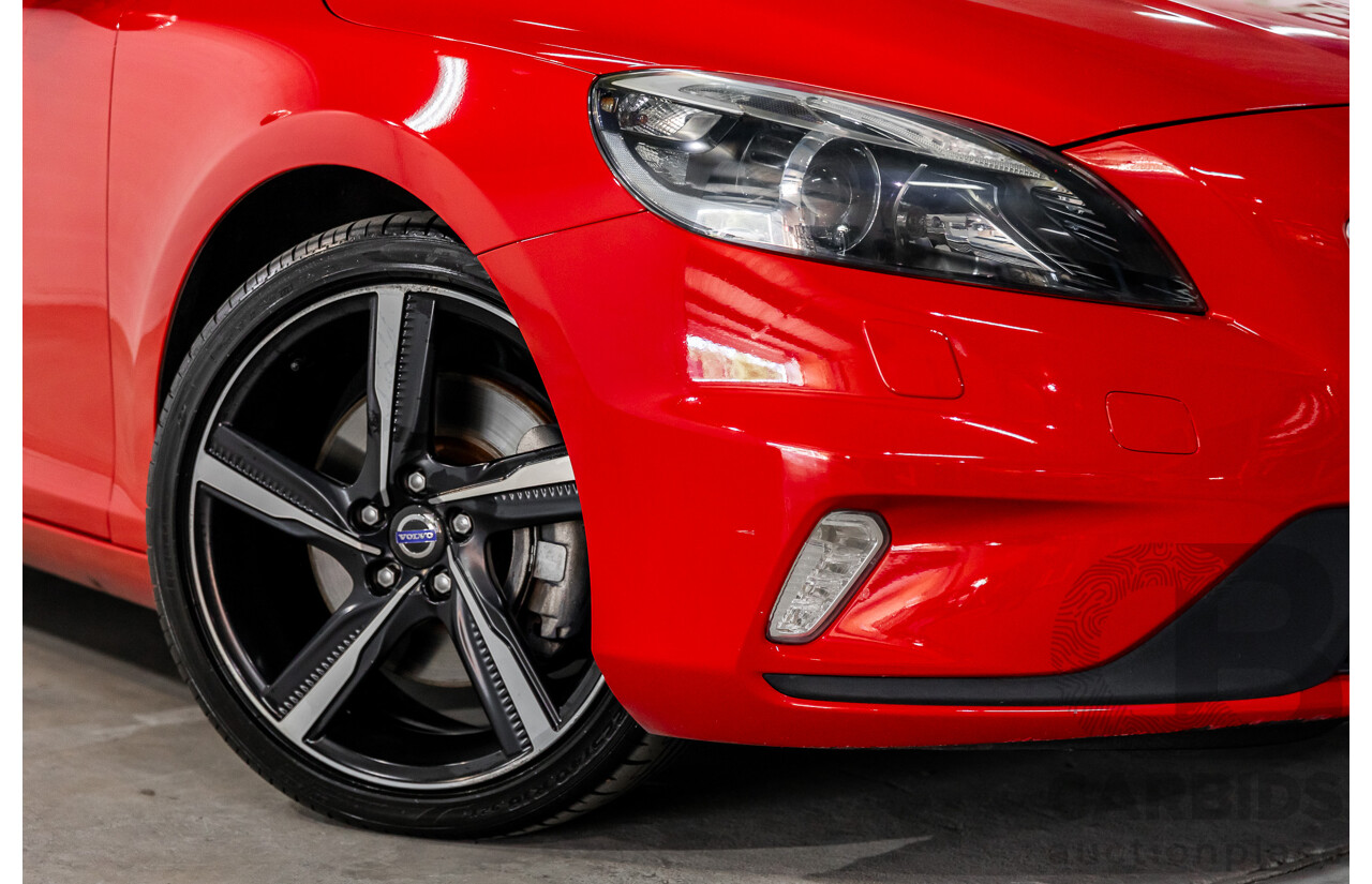 10/2013 Volvo V40 T5 R-Design M MY14 5d Hatchback Passion Red Turbo 2.5L
