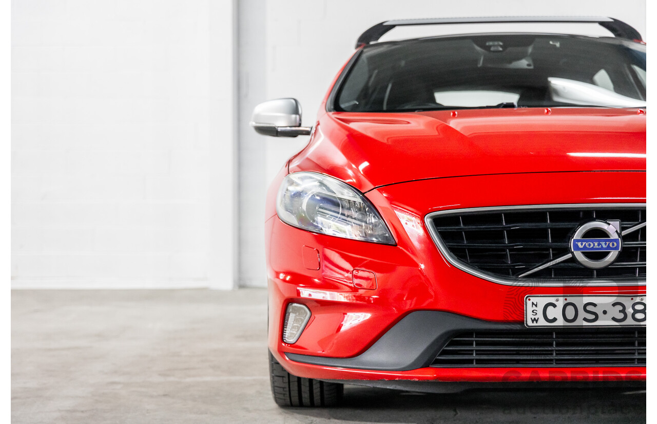 10/2013 Volvo V40 T5 R-Design M MY14 5d Hatchback Passion Red Turbo 2.5L