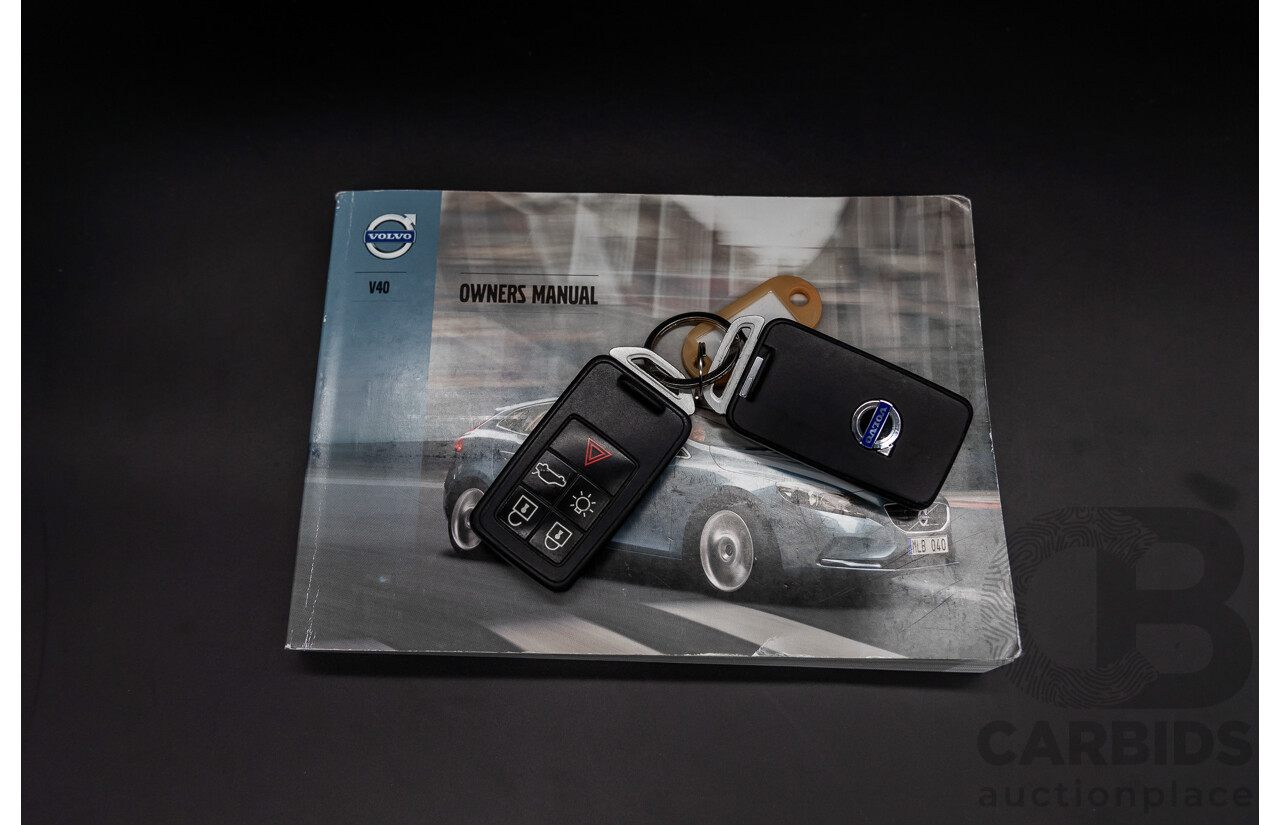 10/2013 Volvo V40 T5 R-Design M MY14 5d Hatchback Passion Red Turbo 2.5L