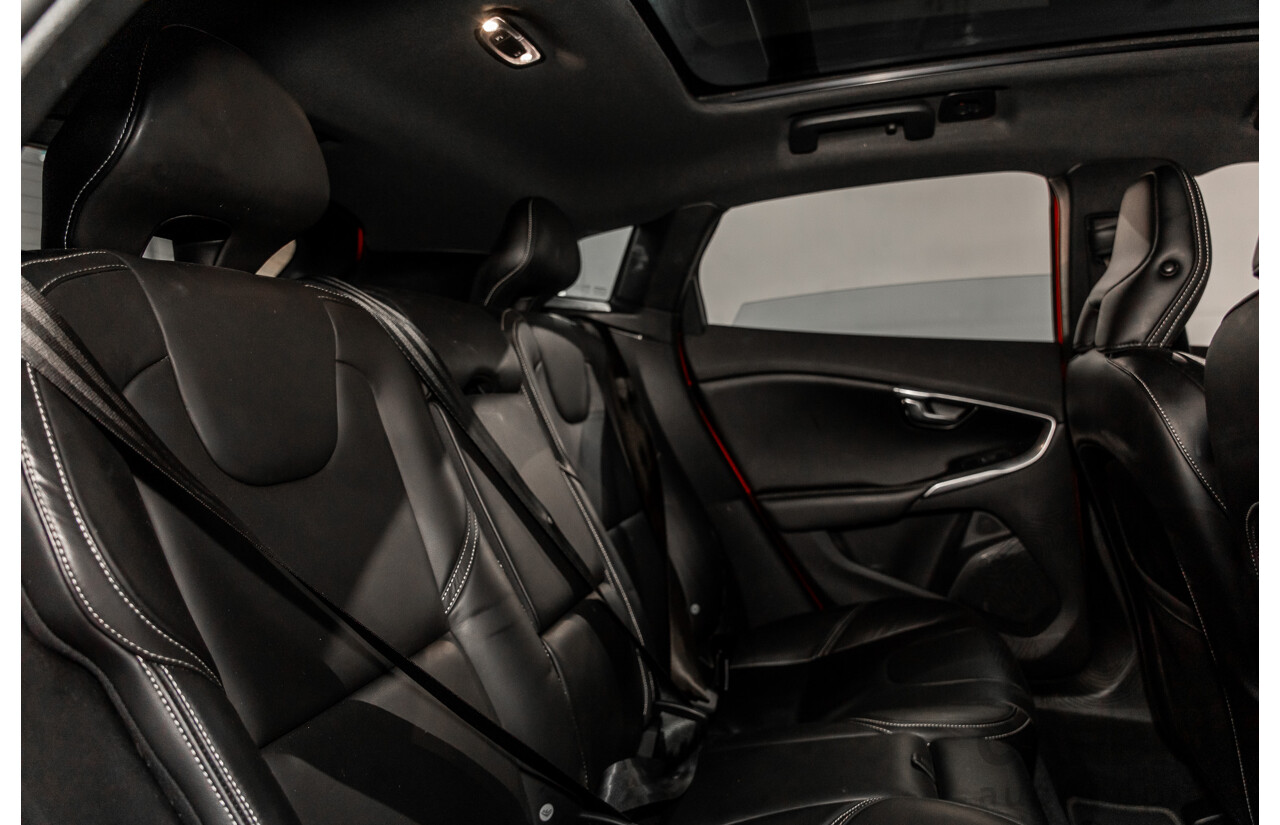 10/2013 Volvo V40 T5 R-Design M MY14 5d Hatchback Passion Red Turbo 2.5L