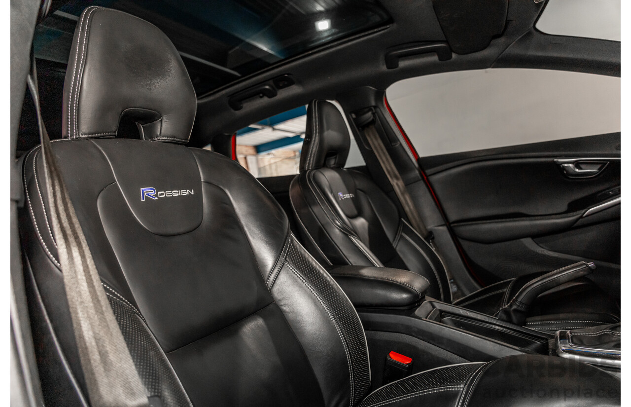 10/2013 Volvo V40 T5 R-Design M MY14 5d Hatchback Passion Red Turbo 2.5L