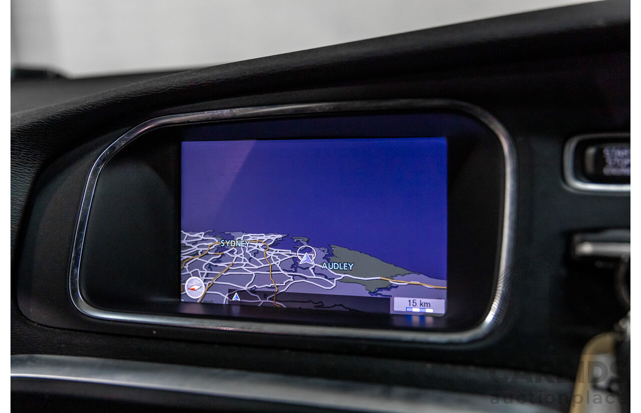 10/2013 Volvo V40 T5 R-Design M MY14 5d Hatchback Passion Red Turbo 2.5L