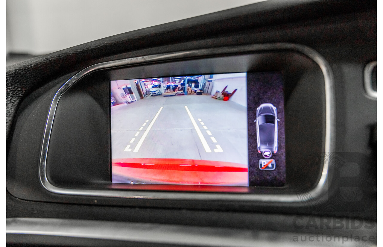 10/2013 Volvo V40 T5 R-Design M MY14 5d Hatchback Passion Red Turbo 2.5L