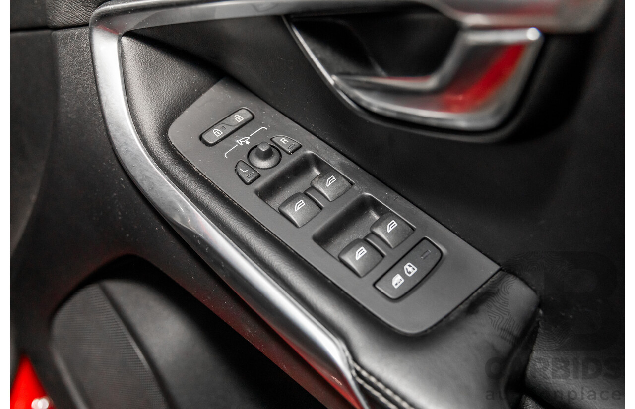 10/2013 Volvo V40 T5 R-Design M MY14 5d Hatchback Passion Red Turbo 2.5L