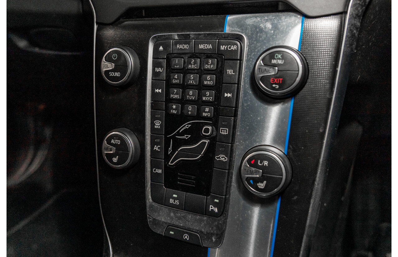 10/2013 Volvo V40 T5 R-Design M MY14 5d Hatchback Passion Red Turbo 2.5L