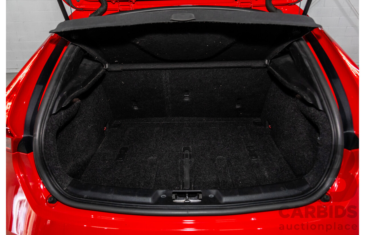 10/2013 Volvo V40 T5 R-Design M MY14 5d Hatchback Passion Red Turbo 2.5L