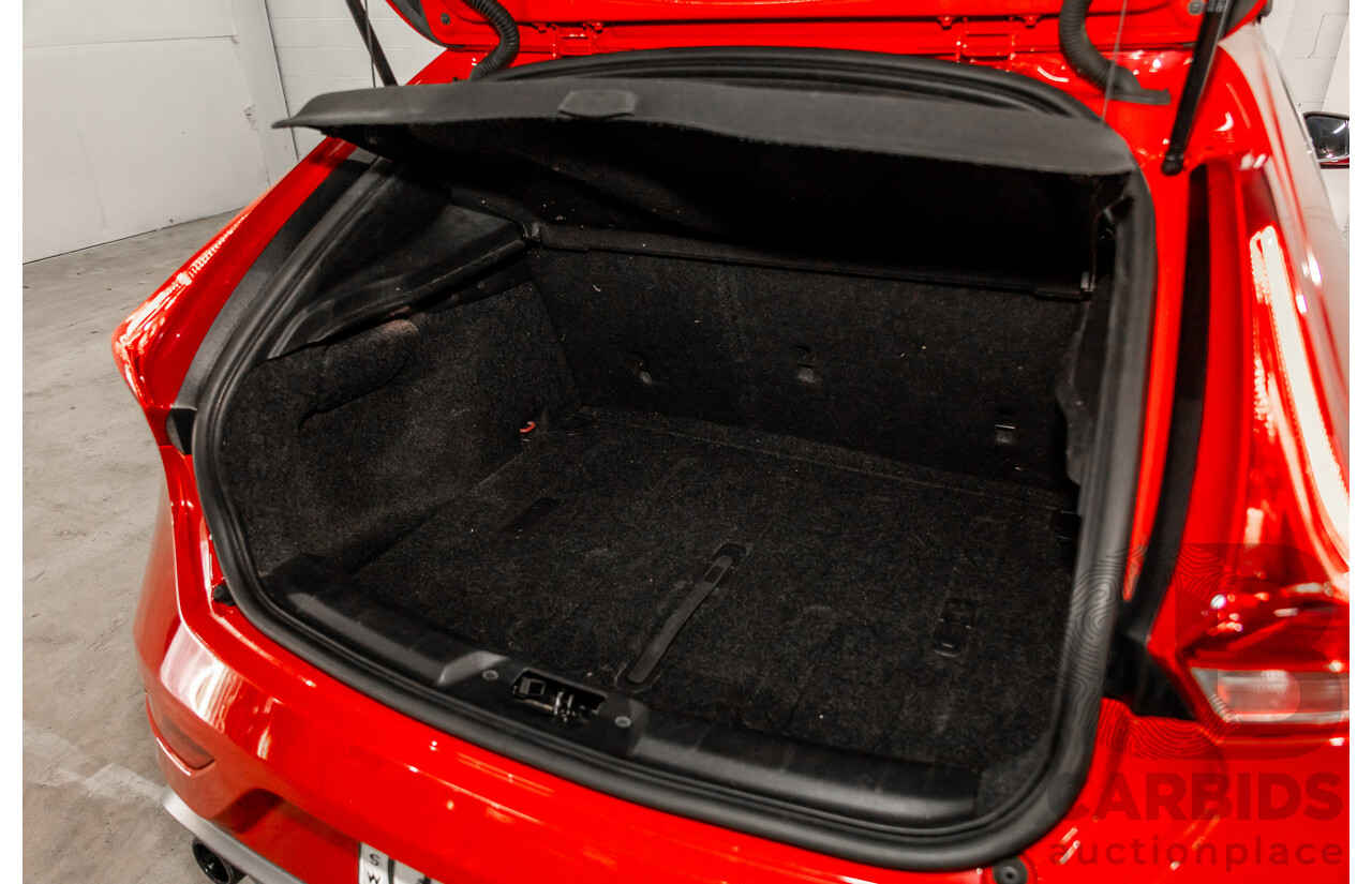 10/2013 Volvo V40 T5 R-Design M MY14 5d Hatchback Passion Red Turbo 2.5L