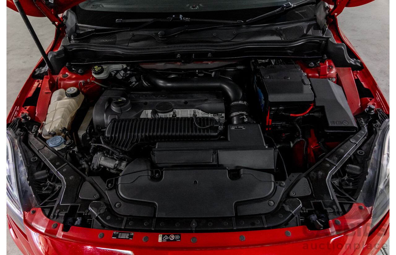 10/2013 Volvo V40 T5 R-Design M MY14 5d Hatchback Passion Red Turbo 2.5L