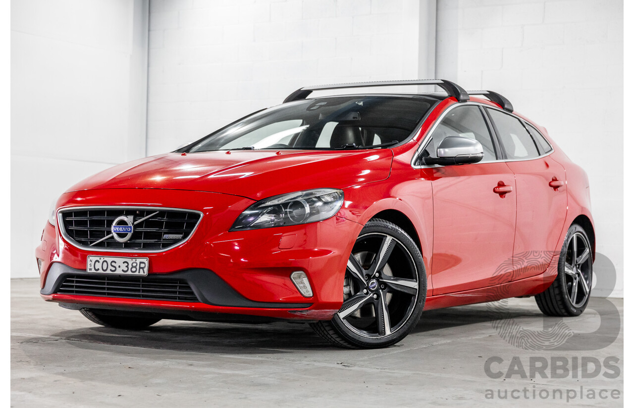 10/2013 Volvo V40 T5 R-Design M MY14 5d Hatchback Passion Red Turbo 2.5L