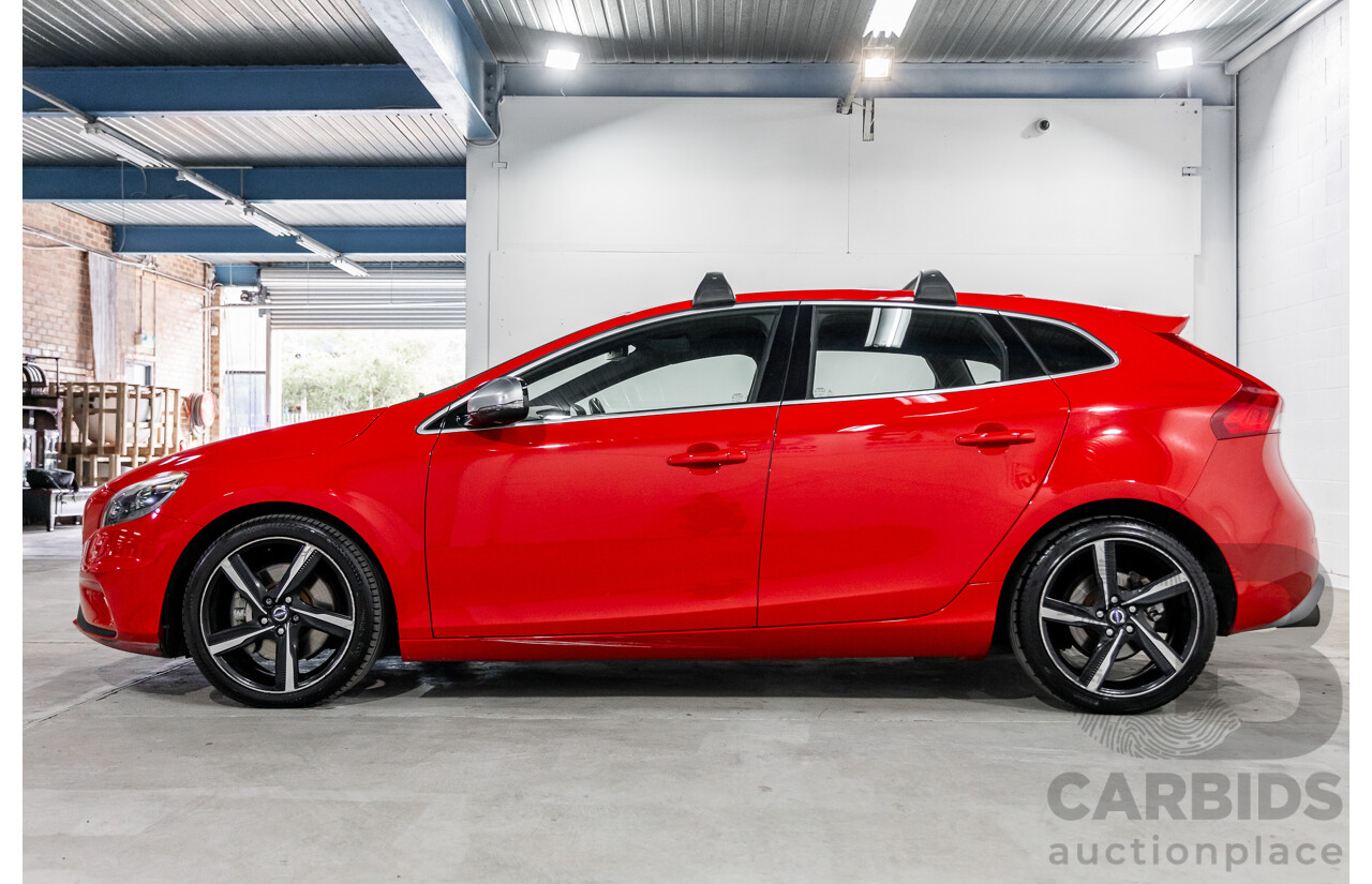 10/2013 Volvo V40 T5 R-Design M MY14 5d Hatchback Passion Red Turbo 2.5L