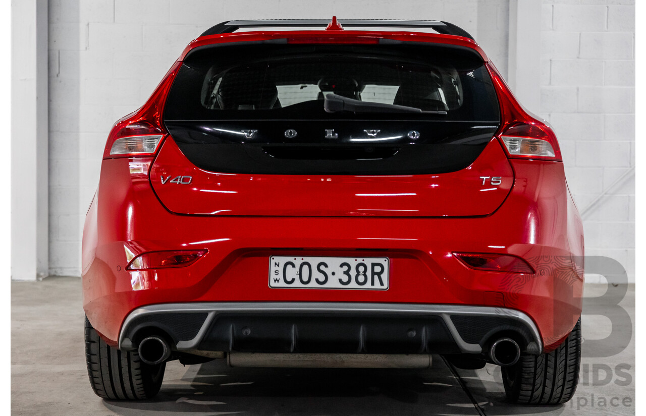 10/2013 Volvo V40 T5 R-Design M MY14 5d Hatchback Passion Red Turbo 2.5L